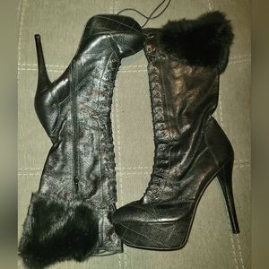 Stuart Weitzman 11 in black